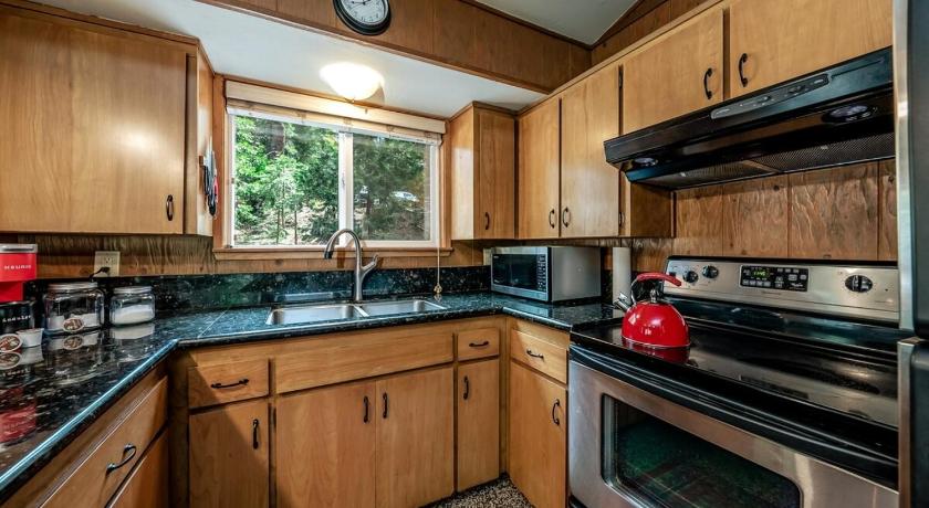 シェイバーレイク (CA) Mystic Meadow Sweet Cabin Meadow Views 4つ星 宿泊施設 レストラン