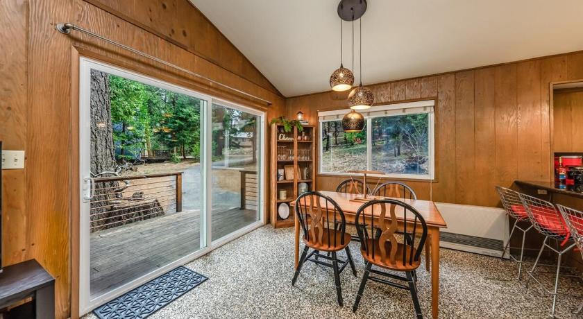 シェイバーレイク (CA) Mystic Meadow Sweet Cabin Meadow Views 4つ星 宿泊施設 施設