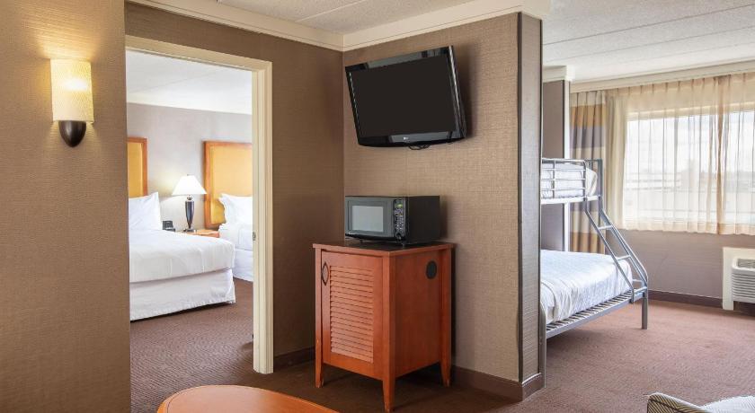 ナイアガラフォールズ (NY) Sheraton Niagara Falls 4つ星 ホテル スイート