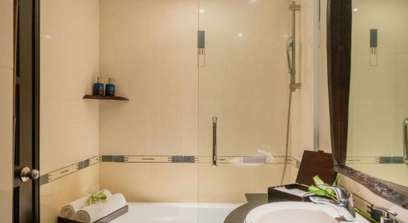 Image of Deluxe Twin Room without Window 5