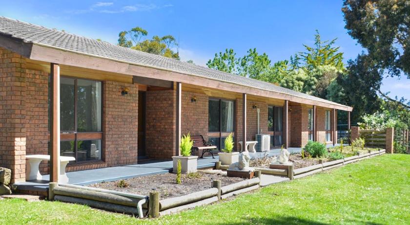 The Timboon Villa - 5 bedroom home