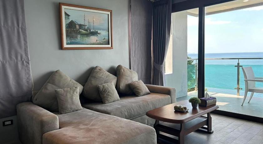 Image of Executive Deluxe Suite 4