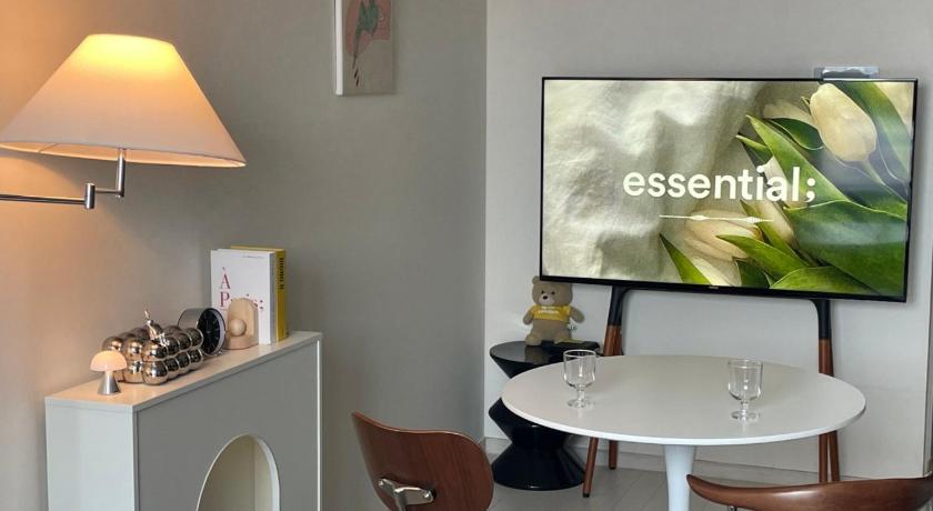 Feel at Home Dongseongno Star BnB