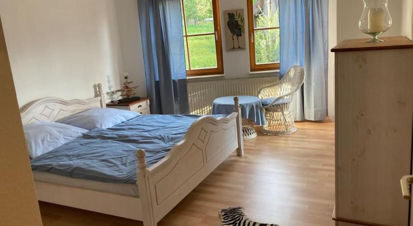 Großzugige, helle 3,5 Zimmer Wohnung