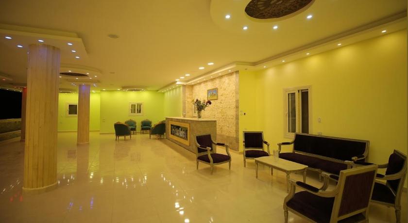 摩西金字塔客棧