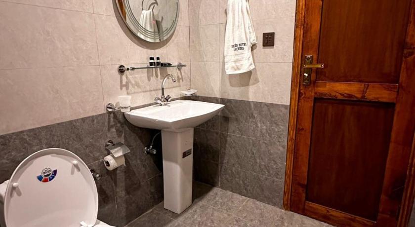 The Hermes Hotel & Backpackers Hostel - image 9