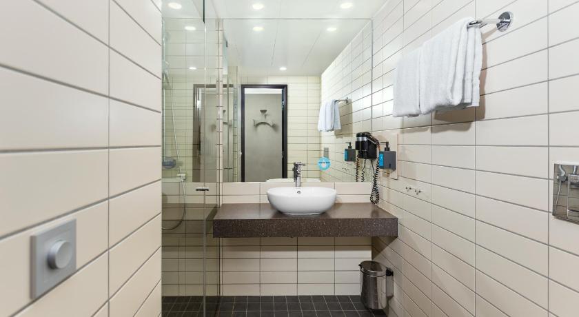 Image of Compact Double 2