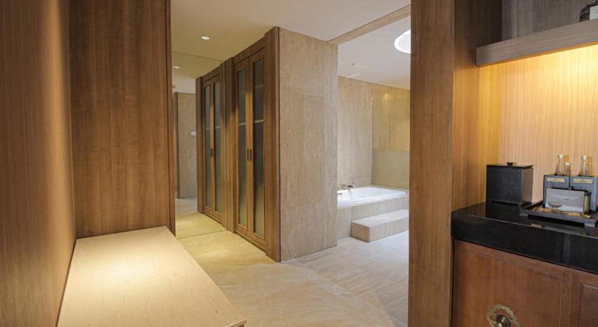 Image of Beachfront Suite 16