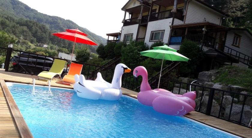 Gapyeong Gapyeong Yeoubyul Pension 2-Star Guesthouse restaurant