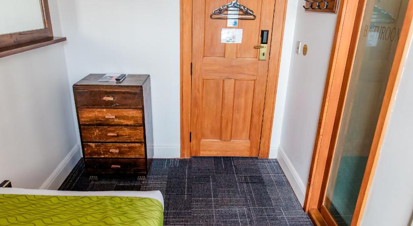 รูปของห้องเตียงเดี่ยวพร้อมห้องน้ำส่วนตัว (Single Room With Private Bathroom) 7