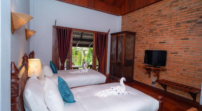 Image of Premier Pool View 3