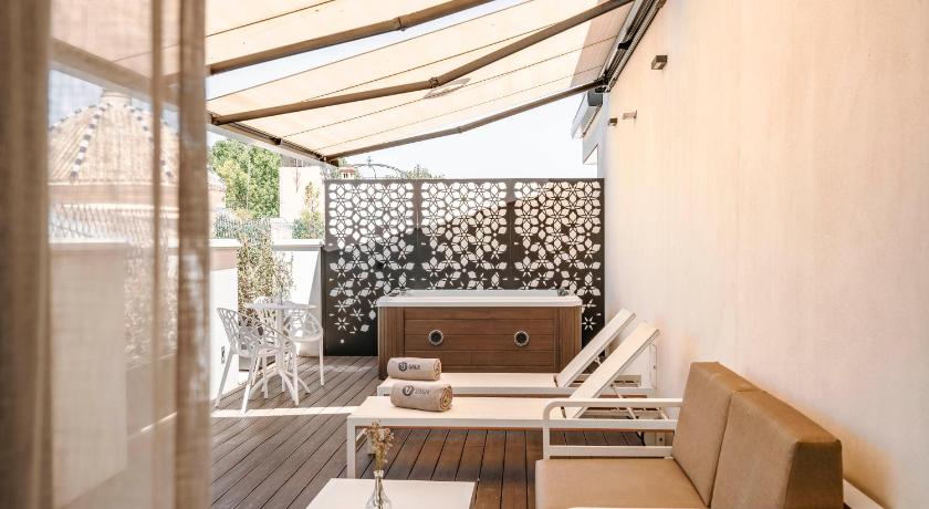 セビリア Vincci Seleccion Unuk 5 GL 5つ星 ホテル プール