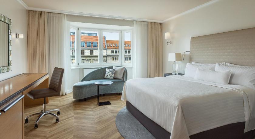 Image of Superior Room, Larger Guest Room, 1 King 0