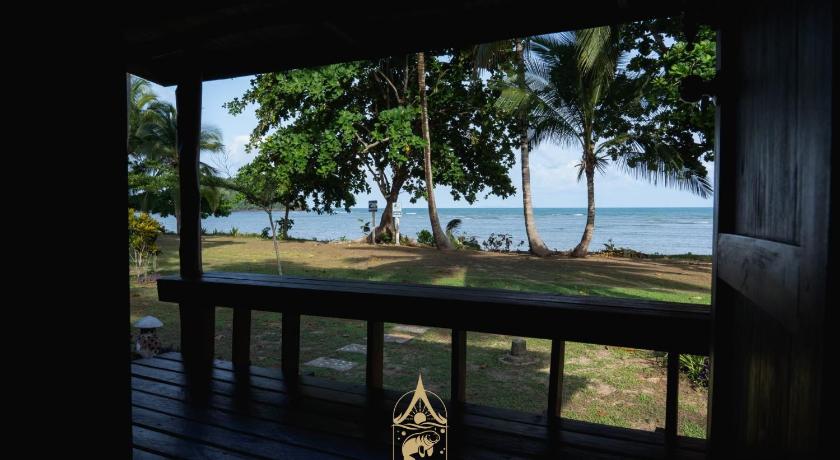 Image of Bungalow with Sea View 2