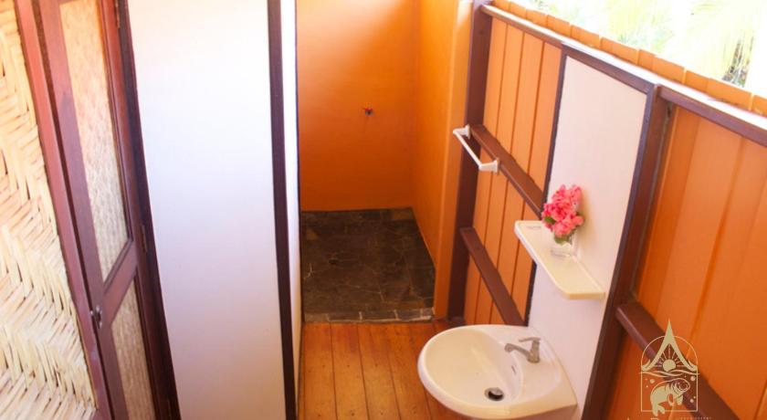 Image of Bungalow with Sea View 5