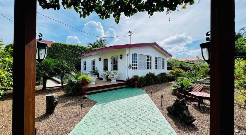 CentralCity "Haven" Private Home & Pool
