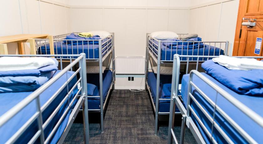 รูปของผู้เข้าพัก 1 คน ในหอพักรวม 8 เตียง ห้องน้ำส่วนตัว (8 Bed Dorm) 7