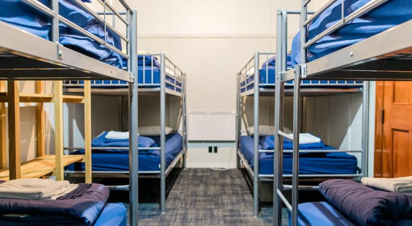 รูปของผู้เข้าพัก 1 คน ในหอพักรวม 8 เตียง ห้องน้ำส่วนตัว (8 Bed Dorm) 1