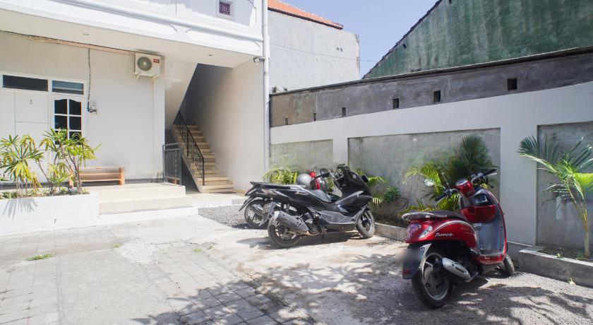 Fun Living Guest House Near Kuta Canggu & Seminyak - image 6