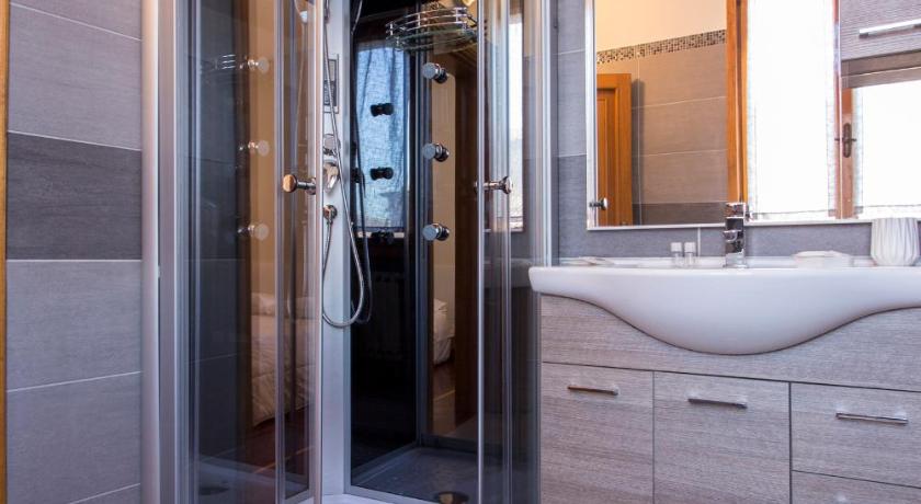 Image of One-Bedroom Apartment 6