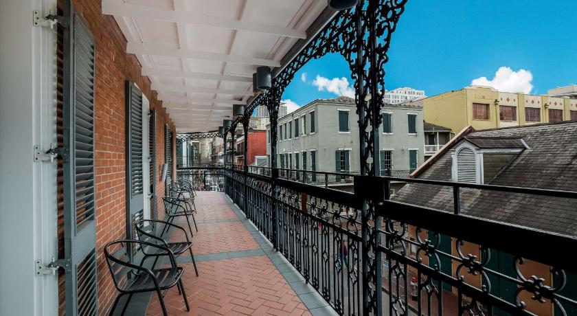 Bild av Two Bedroom Suite - King Bed - Bourbon St. Balcony (Semi Private) -Sofa Bed 8