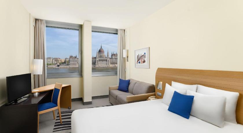 Image of Executive room with view to the Parliament 3