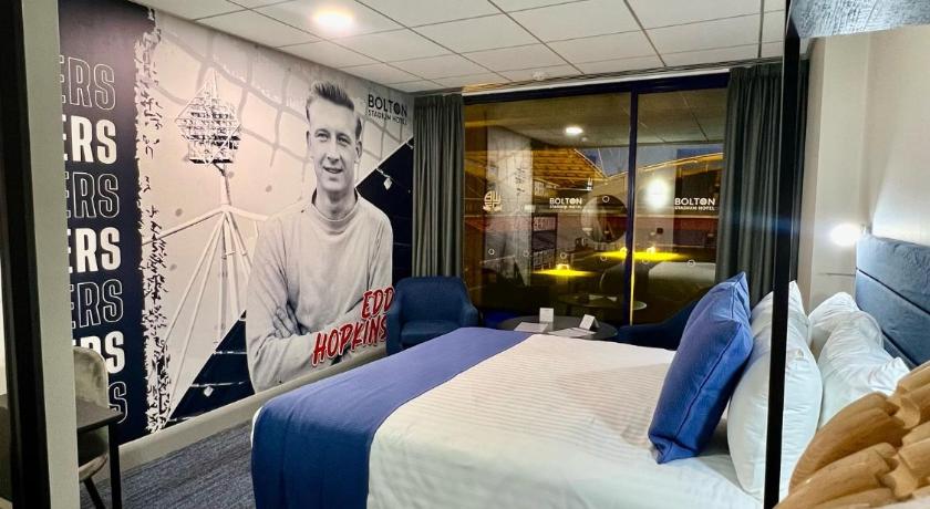 霍伊克 The Bolton Stadium Hotel, a member of Radisson Individuals 3星级 酒店 泳池