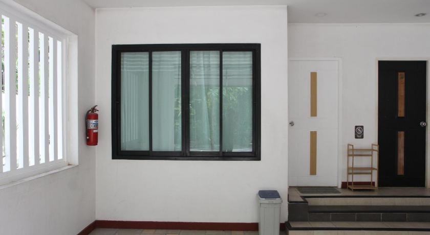 Homeku Guesthouse Room 1 near airport Latkrabang - image 5