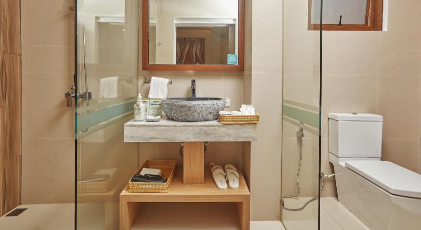 Image of Standard Room - King 5