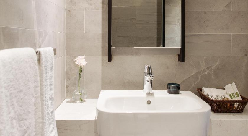 CHECK inn Taichung Zhongshan - image 48