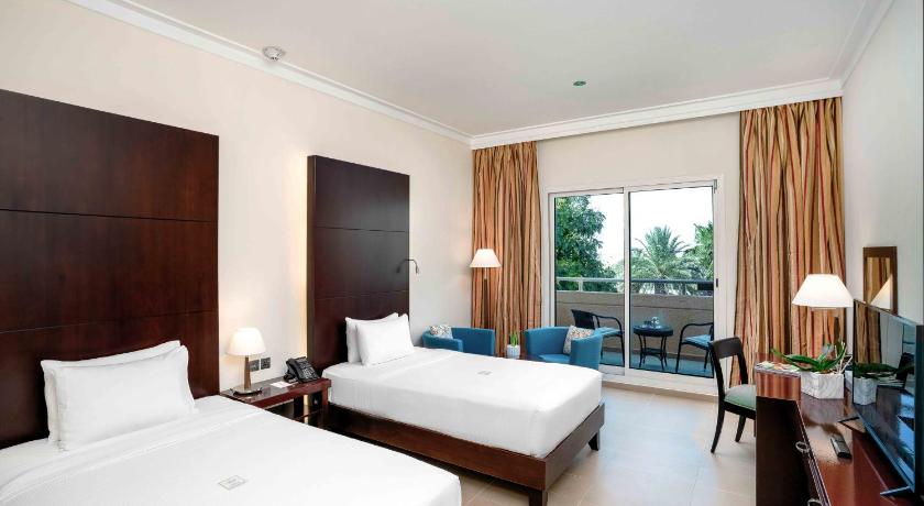 Image of Deluxe Twin Pool View 4