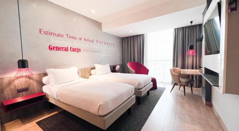 Image of Superior Room With 2 Single Beds 1