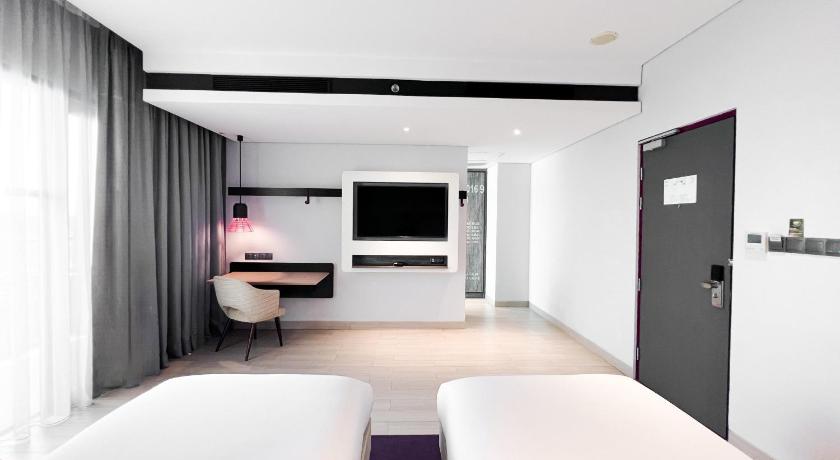 Image of Junior Suite with Balcony 6