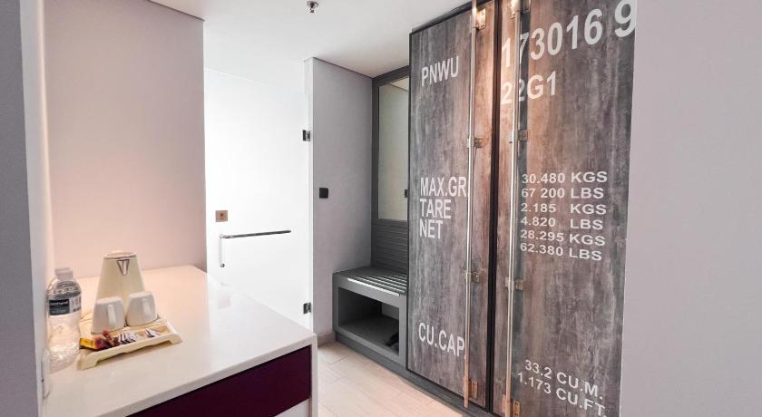 Image of Junior Suite with Balcony 16