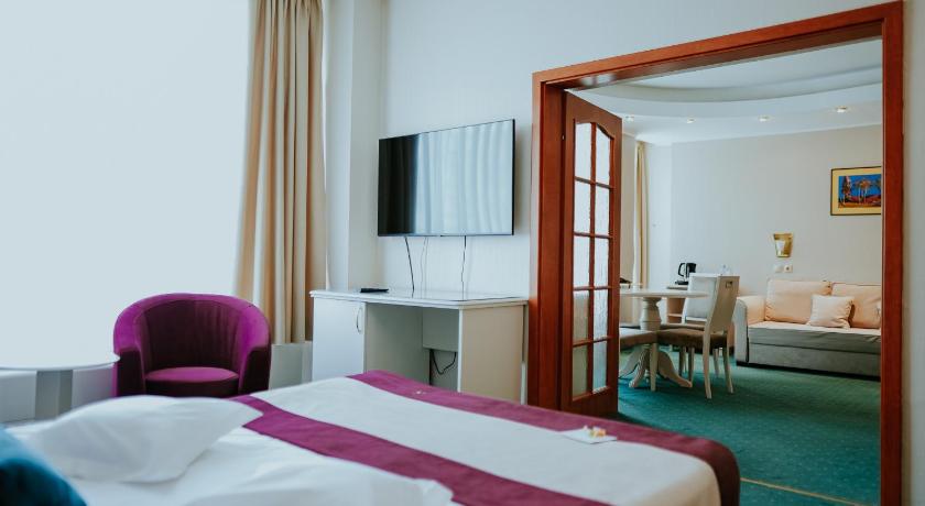 Imagine din Suite with SPA access and Free Parking 0