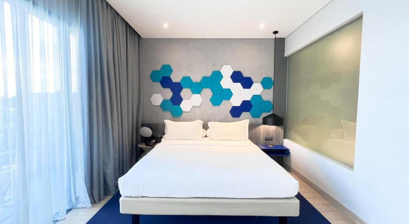 Image of Junior Suite with Balcony 5