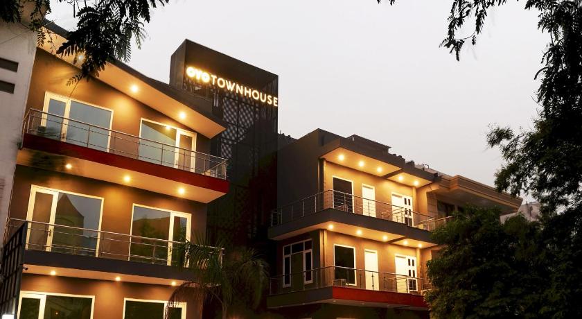 Townhouse Galleria Market Near Golf Course Road - image 15