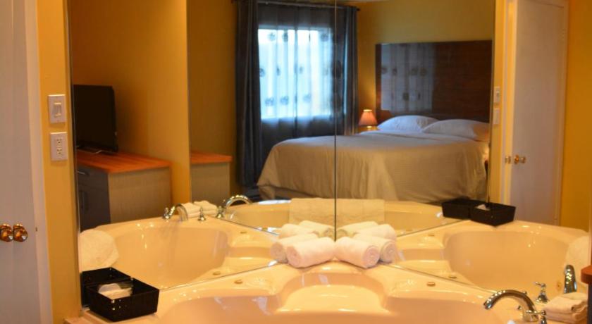 Motel des Pentes et Suites photo