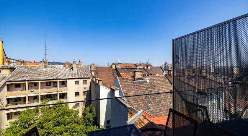 Image of Standard Plus Room with Balcony and View 6