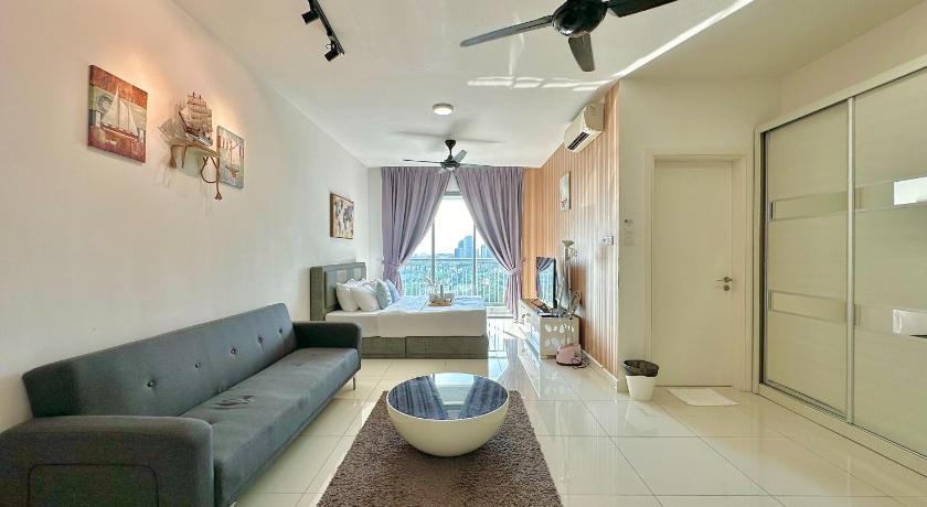 Image of Studio with Balcony 5