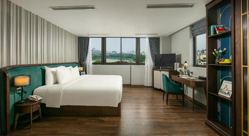 Image of May Lake View Room 5