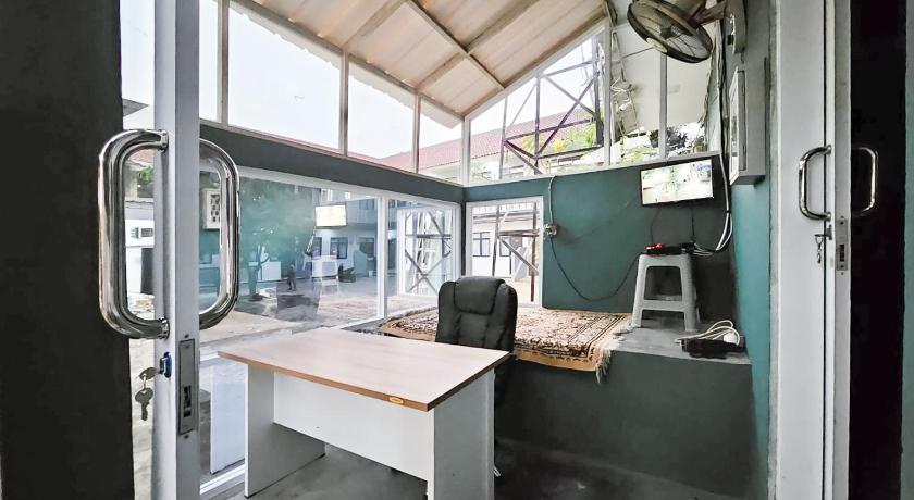 RedDoorz near Maulana Yusuf Stadium Serang – Serang, KY