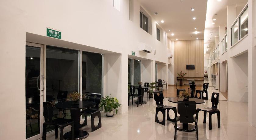 Nantra Silom - image 3