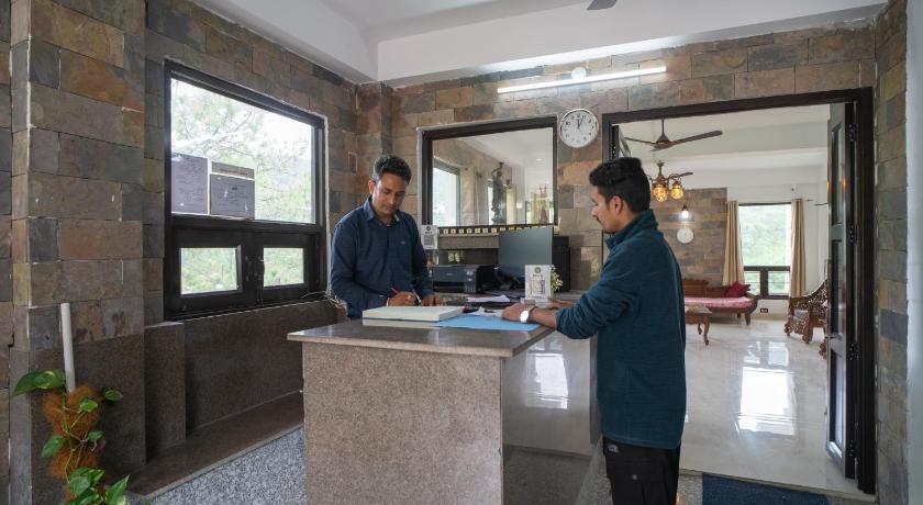 Captain Resort - image 8