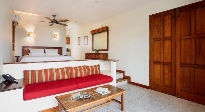 Image of Superior Room with Ocean and Jungle View 4