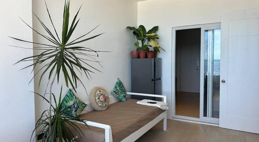Cozy  Beachfront Spacious  Apartment with Kitchen - image 13