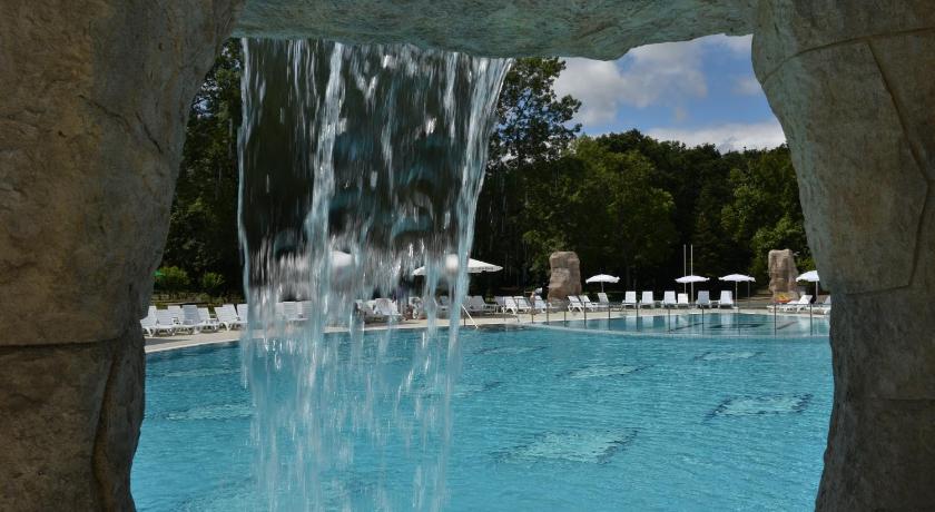 Hotel Forest Beach photo