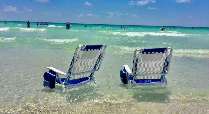 Star Fish 3 Bed 2 bath POOL Walk to Beach
