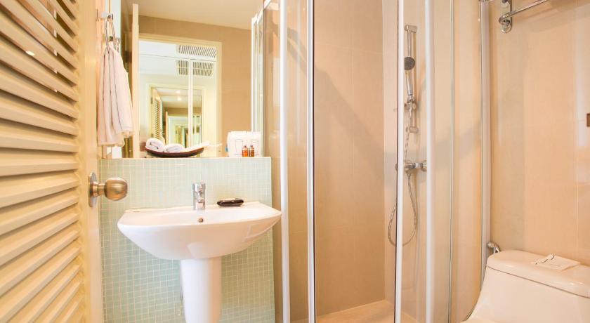Image of Deluxe Room 16