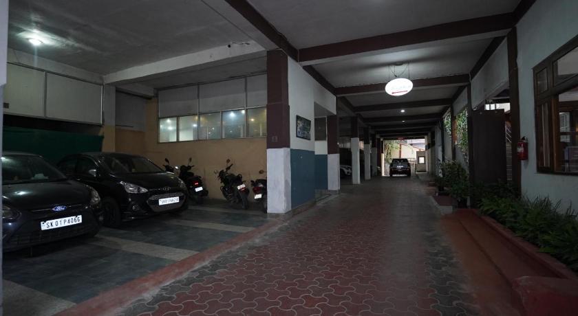 Terrace Valley Hotel - image 28